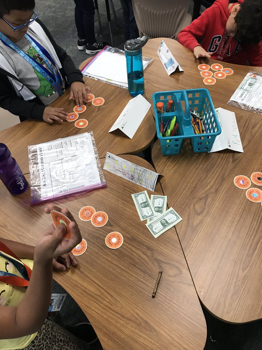 Thank you to all of our Junior Achievement volunteers for teaching our 2nd grade students!! They had a blast! #leopardlearners