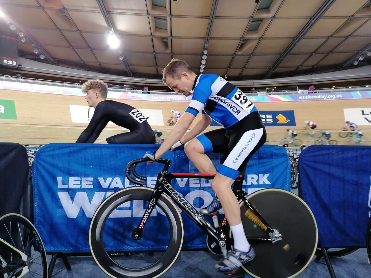 VC_Revolution's tweet photo. Tonight's VCR track contingent at the first night of this Winter's @fullgascycling Track League @LeeValleyVP https://t.co/gwXtelxkYd