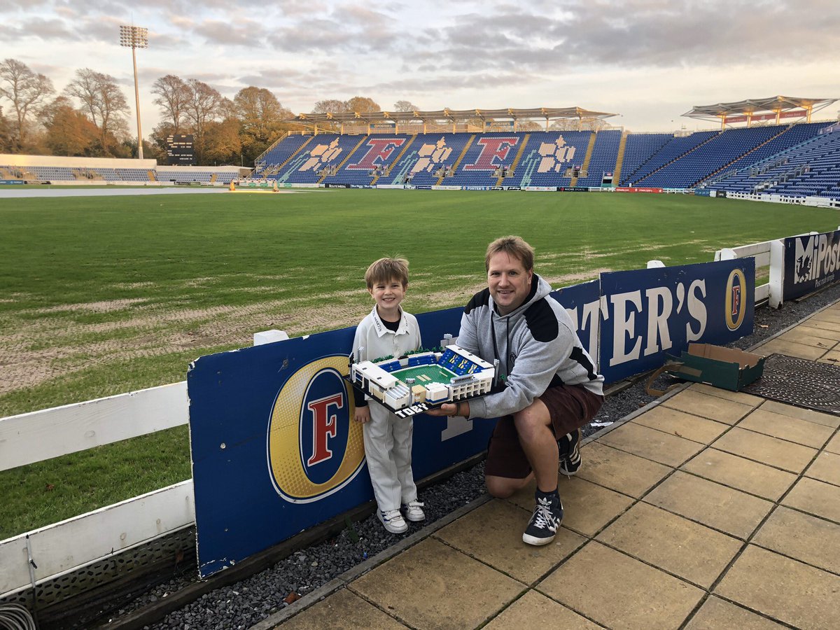AnnaMarieYoung3's tweet photo. The only way to celebrate a 6th birthday and what a great venue! @SophiaGardens @GlamCricket as well as a great present compliments of @CCFC_jules https://t.co/PGS5rSPyH5
