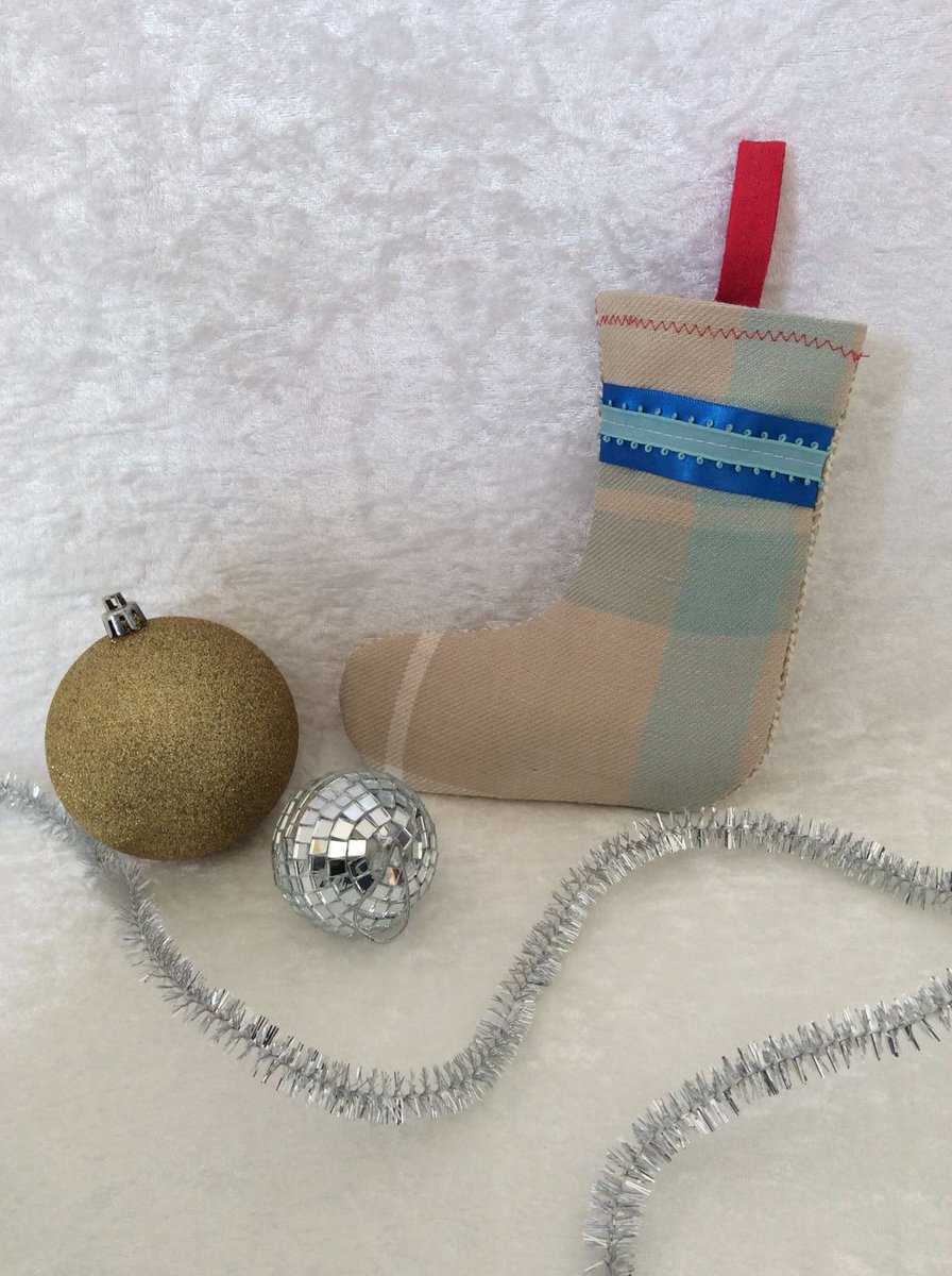 samm_designs's tweet image. Mini recycled fabric Santa Sock

#CraftBlogClub 

buff.ly/2FIQqP0