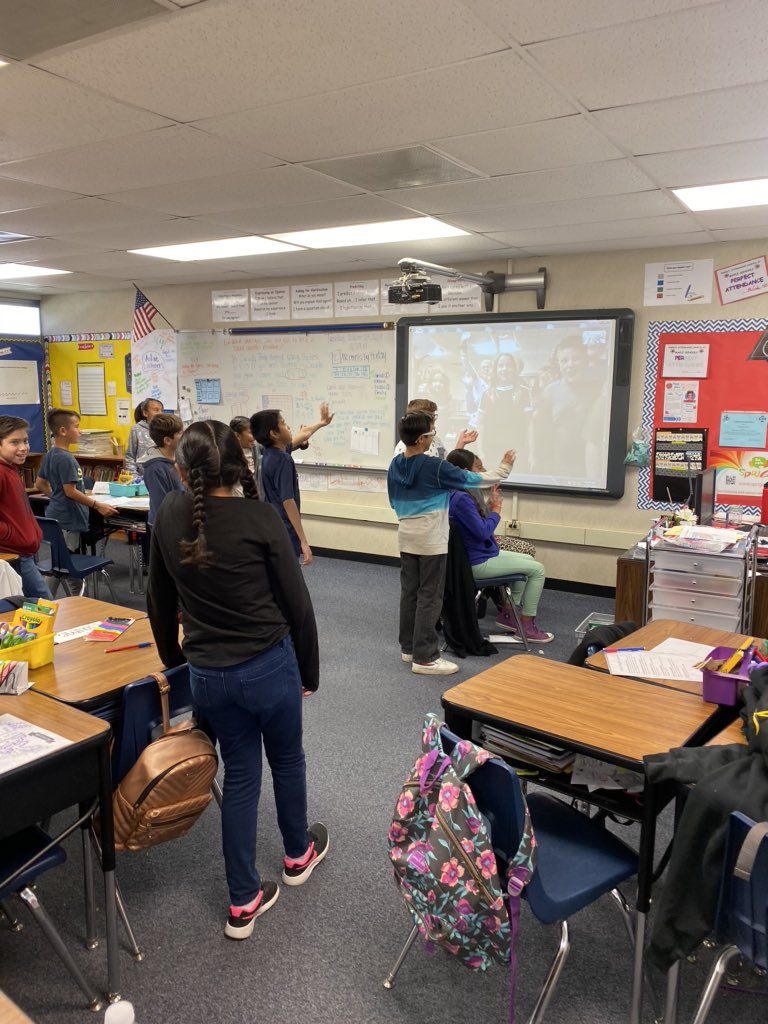 MrsCrook1126's tweet photo. #MiniCrooks rocked their first #MysterySkype with North Dakota today! https://t.co/WDOs6DYQIr