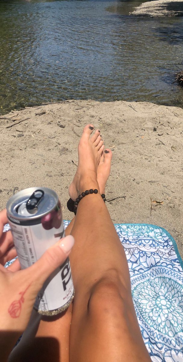 BrookLy09338903's tweet image. Hiii loves👿#footfettish #soles #retweet #feetfindom #feetvideos