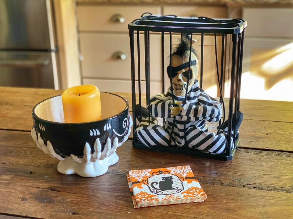 uphousemanor's tweet photo. Almost the witching hour!
#staylikealocal #houstonhotels #houstonheights #uphousemanor #bandb #bedandbreakfast #airbnb #airbnbhouston #purpleroof #houston #houstonstay #houstonlife #visithouston #travel #travelhouston #luxury #weekendaway #vrbo #innlove #houstonhotel https://t.co/Z516XRRlFh