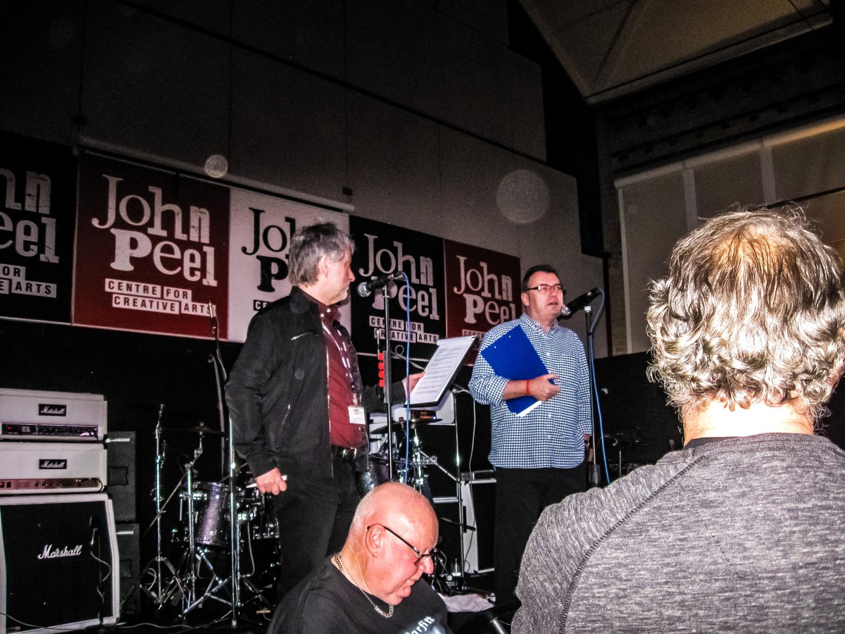 RochelleK1994's tweet photo. Stephen Foster's Secret Gig 2019 (24/10/2019) 4

#photography #photographer #britishphotographer #photographyisart #gigphotography #thequoexperience #statusquo #band #tributeband #johnpeelcentre #stowmarket #suffolk @QuoExperience @StephenFoz @BBCSuffolk @JohnPeelCentre https://t.co/lRLogr30if
