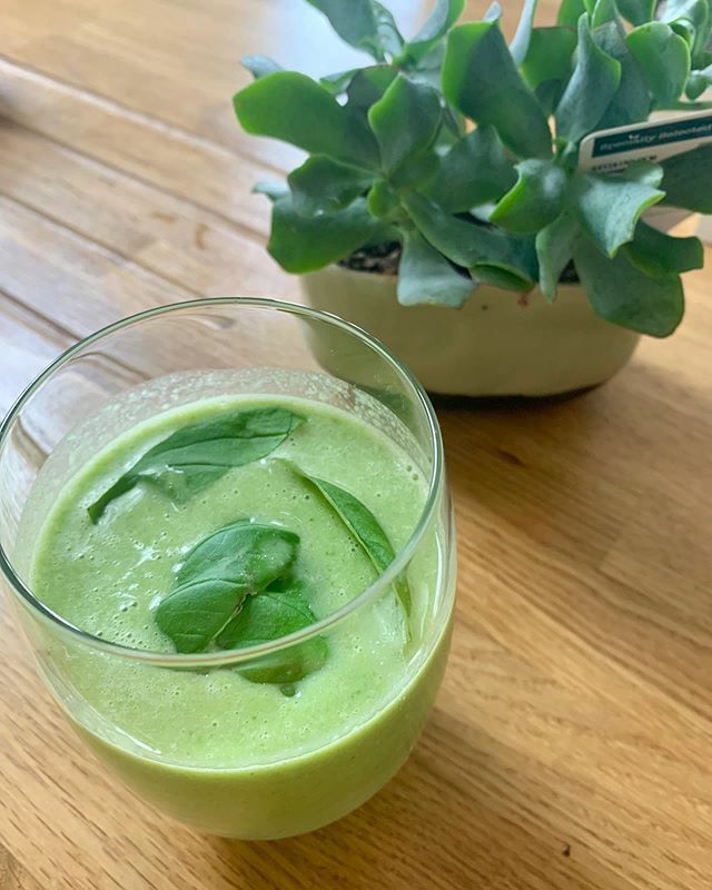 🥦 I’m trying to have an alkalising green smoothie every day after coming off my recent detox. 🥑 I have to admit, I’m still experimenting with different recipes - mostly random concoctions - and sometimes I don’t get it right! I then feel too guilty t… ift.tt/2q6plyQ