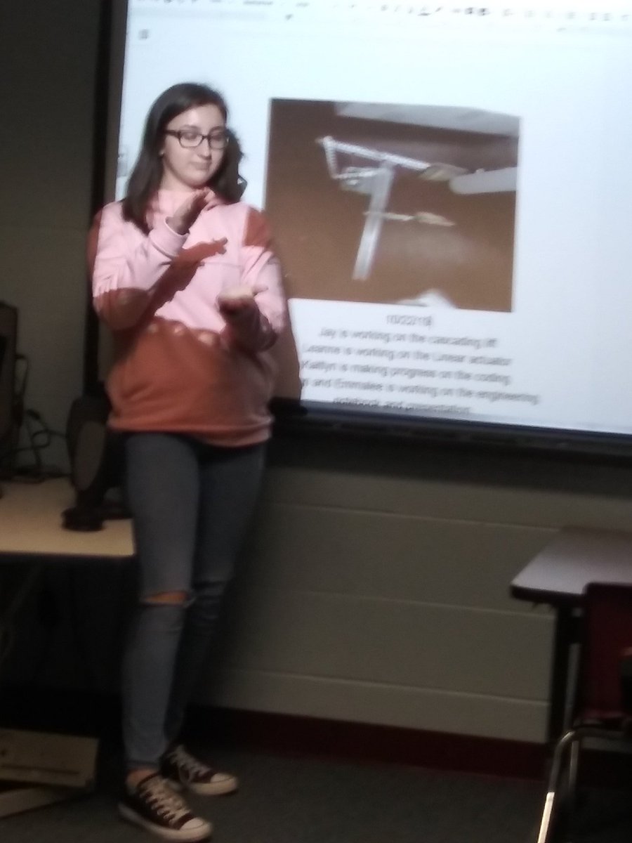 FrancineScottT1's tweet photo. The Girlswhocode hosted our 1st guest speaker. She is a high school robotics team member at her school snd came to share her experiences with us. #iamcucps #ccesdukes https://t.co/NXSgNewj4S