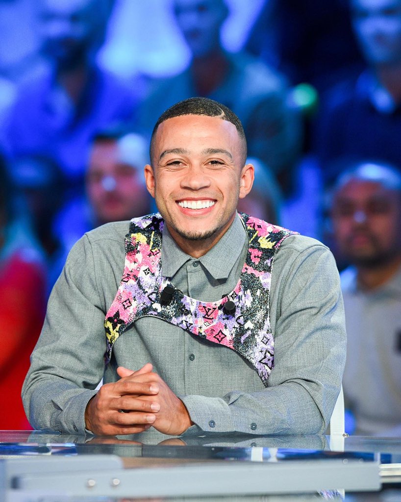 Memphis Depay on X: Lord knows I make people feel like, awesome is  possible.  / X