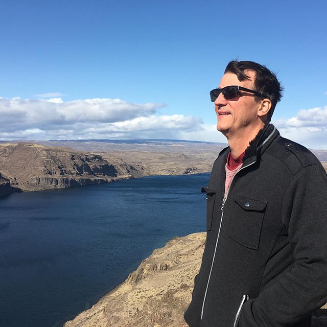 dannykastner's tweet photo. Look at what lies ahead. Awesomeness, yes? Cuz, every moment is a new moment to manifest and create your joy! #itsallperspective #yotransform #joy
πΈ https://t.co/DhEdmhqh1l via https://t.co/Yty6yraAz3 https://t.co/ZeUm5wMxsf
