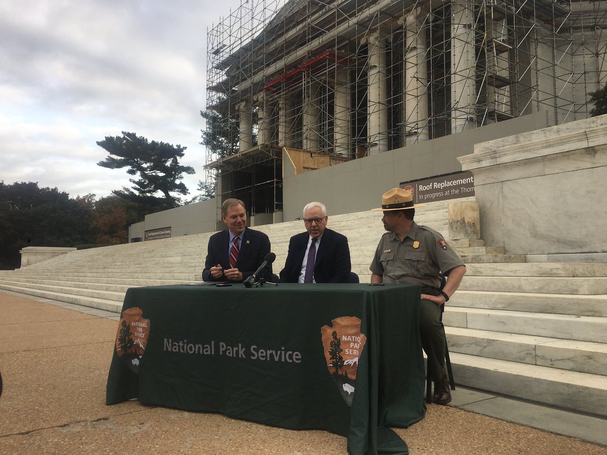 Billionaire philanthropist David Rubenstein just announced he’s donating $10 million to the Jefferson Memorial to build a museum underneath it. @NationalMallNPS @wamu885