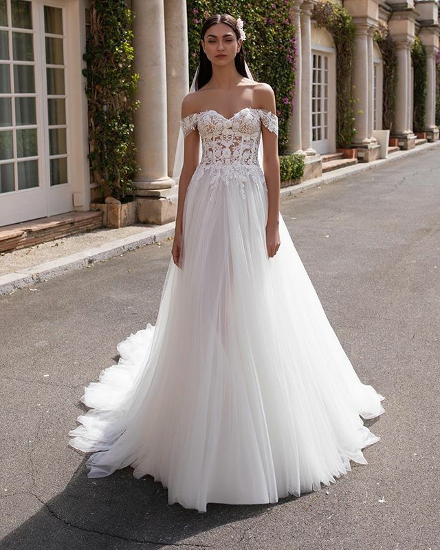 Just In • Romantic, off-the-shoulder, a-line ball gown • Her name: Umbriel
//
Book your appointment at The White Gown today
T: 212-922-9310
E: info@thewhitegown.com
// ift.tt/31X38AT