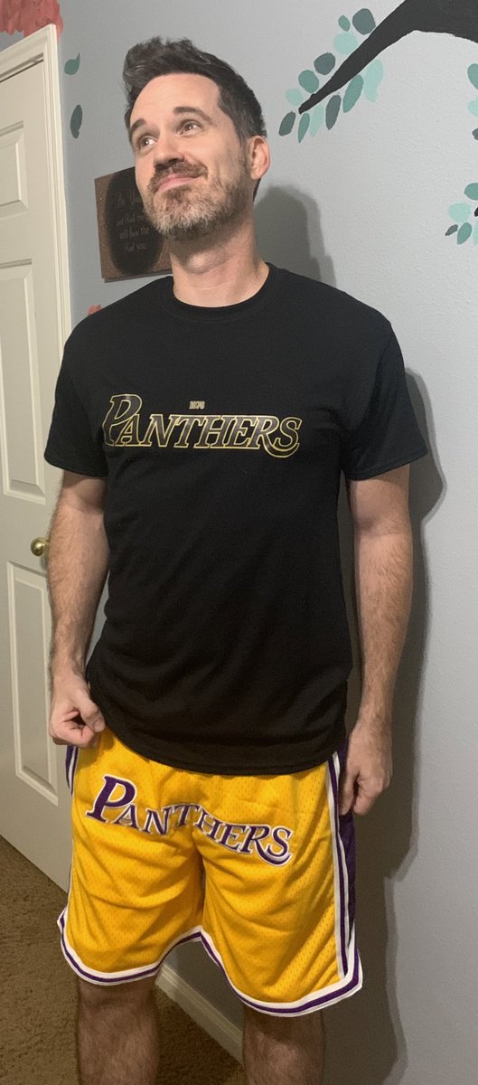 karlbaughman's tweet photo. Just got my PV gear I won from @tonidega ... go support this local business! #pvamu #lookingtough https://t.co/GiqCV8nZUL