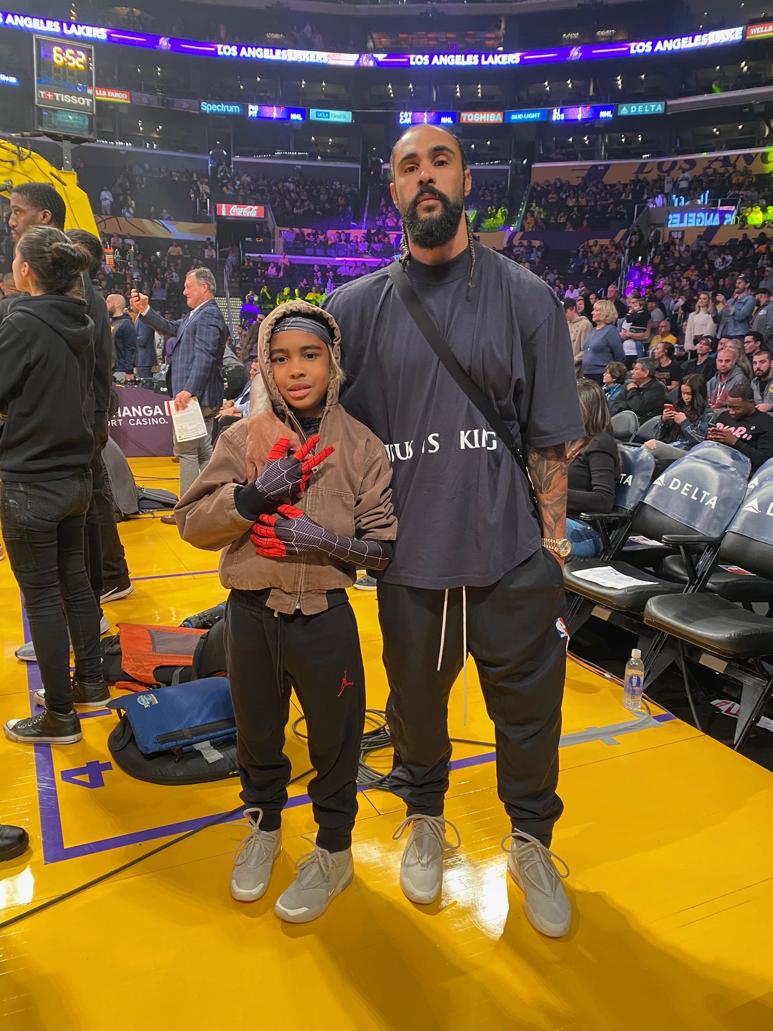 Complex Sneakers on X: Family affair at Staples 👨‍👦 @JERRYlorenzo   / X