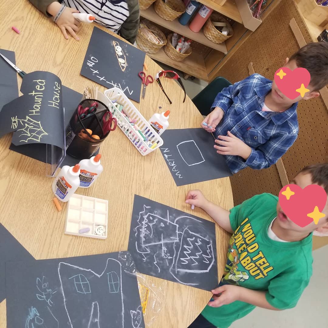 Some very creative SPOOK-tacular Houses were crafted today🕷🧙‍♀️🖤🧡 And some ghostly, creepy, and scary stories to go with them👻💀🕷🦇 🧡🖤 #makerspace #create #ideas #imagination #problemsolving #literacybehaviours #learnthroughplay #exploreplaylearn
