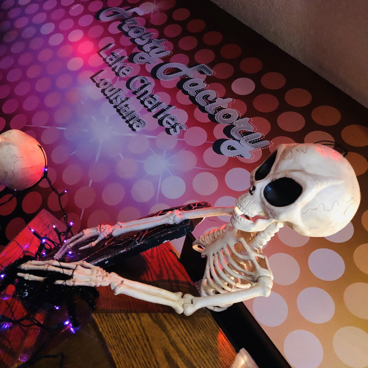 Halloween party Thursday! Costume contest, free entry &amp; 2.50 beer!! 
🎃💀🎃💀🎃💀🎃