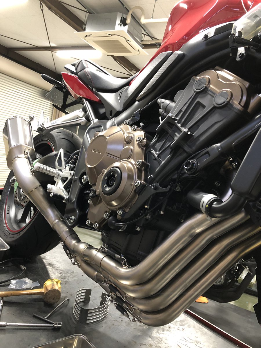 Daisuke Tsr Cbr650r Cb650rのフルエキ 最終フィッティング確認が出来ました あとは量産待ちです Cbr650r Cb650r カスタム フルエキ Tsr