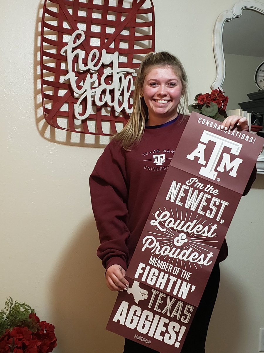 bbjoycey's tweet photo. Our girl received her acceptance letter from her dream school!!! @hopelillian85 #futureAggie #TAMU2K24 #Agteachersunite #futureAgteacher #impactinglives #onestudentatatime https://t.co/oRBll4pile