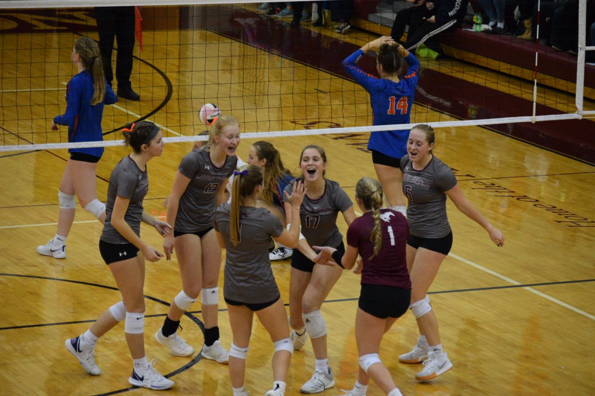cranscoop's tweet photo. @MVStangsVball wins set 5, 15-7!!!!! Mount Vernon over Jesup, 3-2 #WayToFightBack https://t.co/GN23vUMyEl