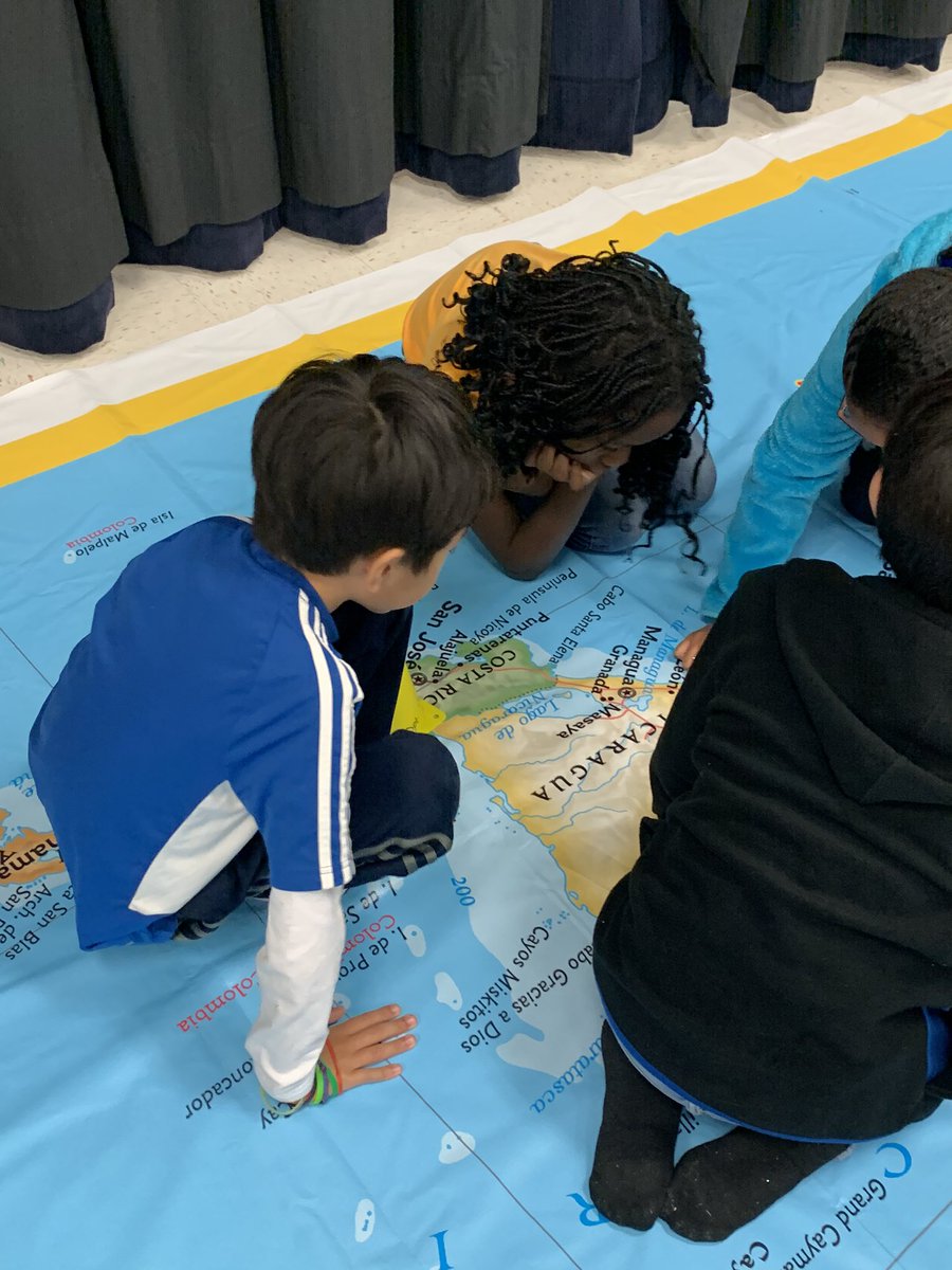 lrod0806's tweet photo. Giant Map + Classroom Full of Eager Learners = Endless Possibilities. #kfeproud @NISDFranklinES #socialstudiesmatters @NISDElemSS #rodriguezrockstars https://t.co/6DSaBqyA1m