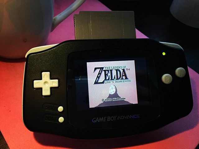 planetdex's tweet photo. Link’s Awakening on my
Switch Ultra Lite. 🤓
#linksawakening #zelda #gameboyadvance #consolemods
#switchlite #nintendo #cheapgaming https://t.co/k9rYXaOZVq https://t.co/soelD7zHGi