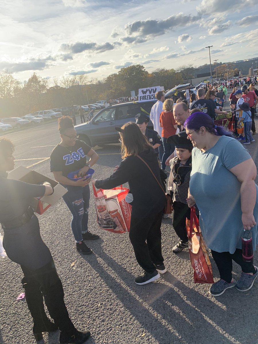 This evening we had a great opportunity to participate in Trunk or Treat with the <a href="/wvusigmas/">The Black Panther Chapter</a> . We had a awesome time handing out treats and seeing all the fun costumes, hope everyone had a great time. 💙👻