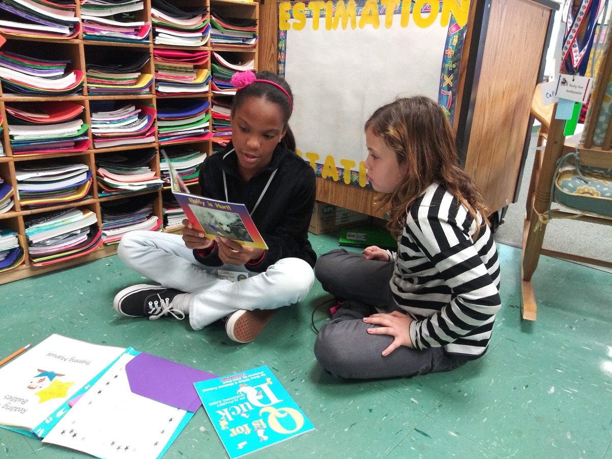 AAntholzner's tweet photo. @RockyRunES 5th grade Reading Tutors met their 2nd grade Buddies today. I'm so proud of how well they did! #rr_bulldogs #readingbuddies https://t.co/apBuSrHH89