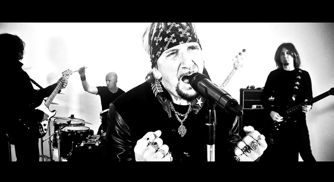 JacksGreatWhite's tweet photo. WE WANT TO SEE YOU AT A SHOW!!  Follow me at https://t.co/8ImOHe6j65 &amp; at https://t.co/7AyZGUHB4F for all the latest show dates &amp; all things.....
#JackRussellsGreatWhite!!
#SignOfTheTimesVideo https://t.co/nC3veQ7WDa