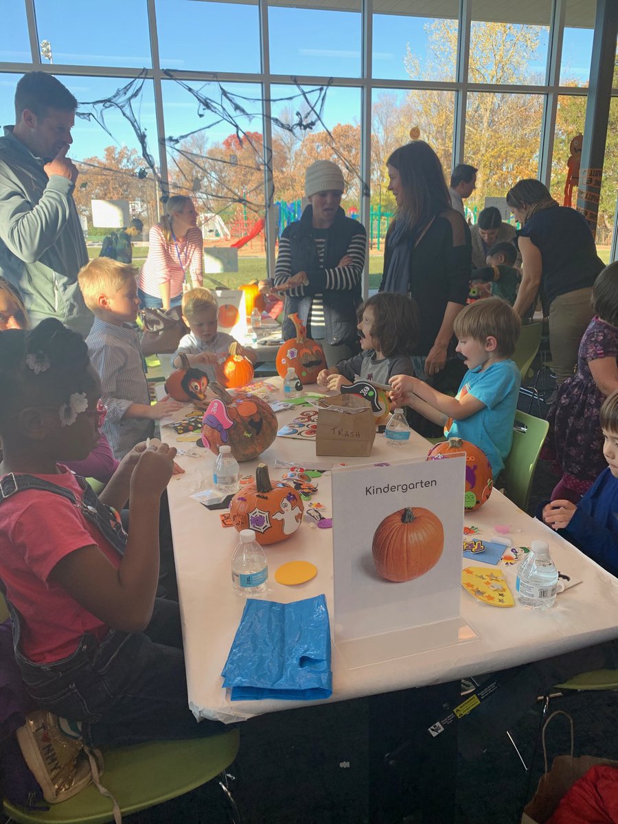 LauraMark_Blake's tweet photo. Annual lower school Pumpkin Party #pumpkinfaces #spookyandsilly ⁦@LifeatBlake⁩ ⁦@AdmissionsBlake⁩ https://t.co/U2xUAzDTFK