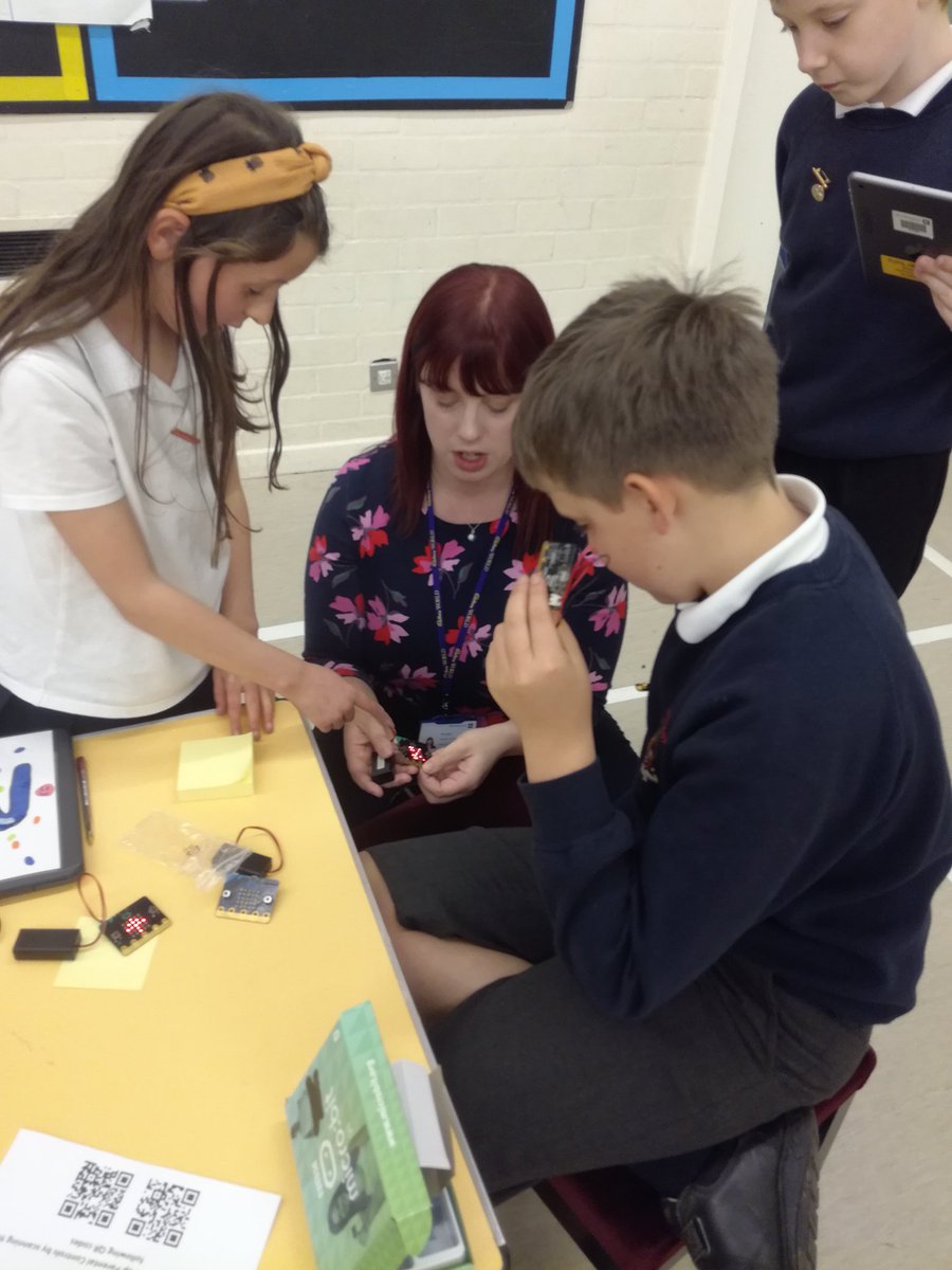 BanchoryPrimary's tweet image. Teach the teacher.#TechWizards