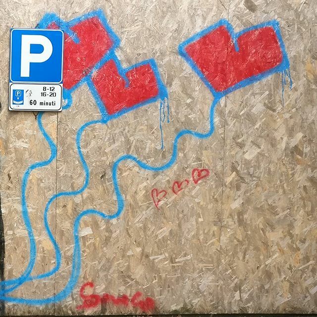 _mari's tweet photo. #abanoterme #padova #veneto #italia #Italy #streetphotography #streetart #graffitiart #graffiti #seneca #hearts https://t.co/rkiE1TXfMX https://t.co/KKGL6hj8F7