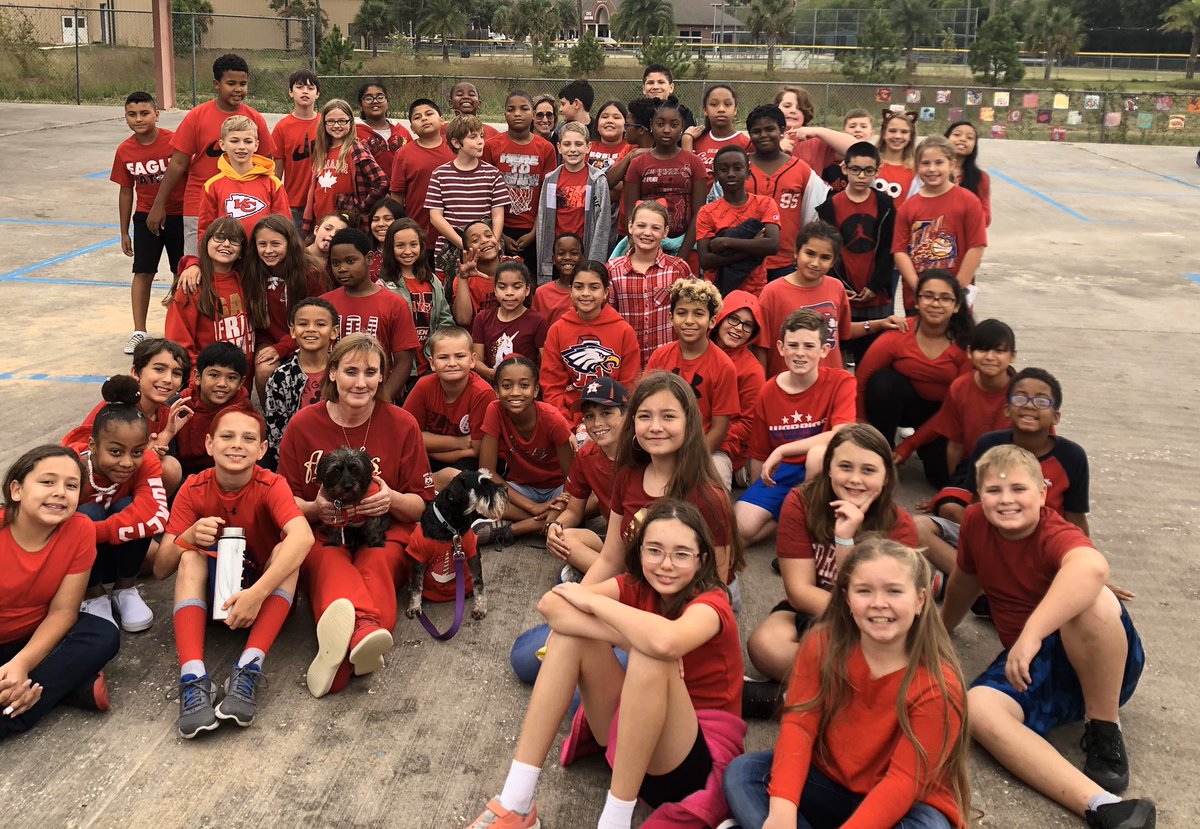 CounselorMbe's tweet photo. So much RED celebrating Red Ribbon Week!!  MBE is drug free!! @MaplebrookPto @HumbleISD_MBE #MBEBears2020 #mbeisfamily https://t.co/JbdYqNSArY