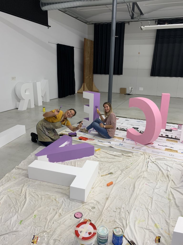 creativissim's tweet photo. Y tras 3 intensos meses de preparación ¡estamos a punto de ver nacer este gran evento creativo para disfrutar toda la familia! Gracias a @incaciutat por el apoyo y gran impulso! Això serà massa! 💜©️👏🏻 #firadelart #firesdinca @FabricaRamis https://t.co/GVD8CBul8r