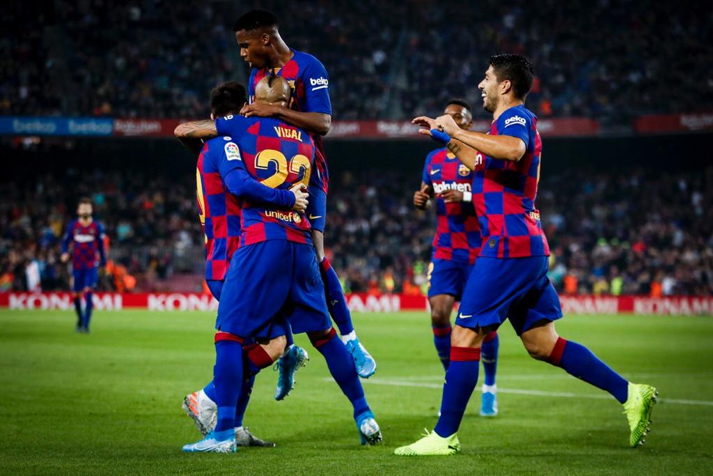 FCBarcelona's tweet photo. Nice streak...👍
✅ #BarçaVillarreal (2-1)
✅ #GetafeBarça (0-2)
✅ #BarçaInter (2-1)
✅ #BarçaSevilla (4-0)
✅ #EibarBarça (0-3)
✅ #SlaviaBarça (1-2)
✅ #BarçaValladolid (5-1)

Next up: #LevanteBarça https://t.co/8RzxEqgnO3