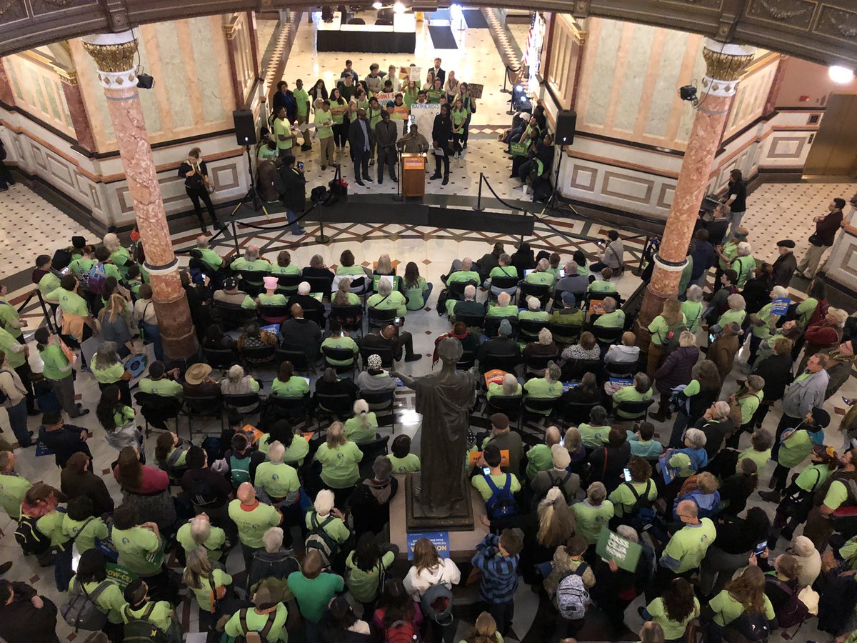 LivableLakeCo's tweet photo. Huge rally for the Clean Energy Jobs Act today in Springfield. Thank you to the youth &amp; frontline leaders who spoke, @ilenviro, the bill’s legislative sponsors and supporters, those who attended today &amp; the many others who continue to work tirelessly for IL’s clean energy future! https://t.co/Kl4GHfKisa