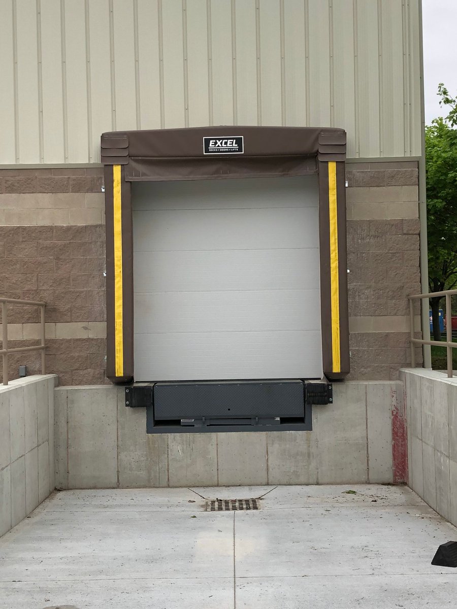 LoadingDocks's tweet image. Project recently completed in Avon, OH. Poweramp® LMP Mechanical dock leveler. Fairborn® 1000 Dock Seal Pad. Call 855-951-4499 or visit us online! shop.excelsolutions.com #dockleveler #dockplate #truckdock #loadingdock