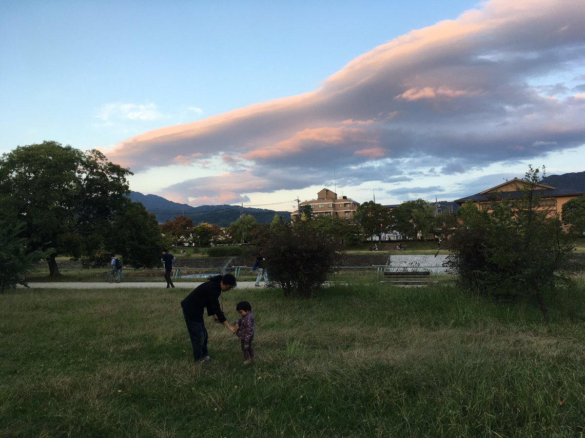 shomtst's tweet photo. いい雲出てた https://t.co/yEYwk7gzrK