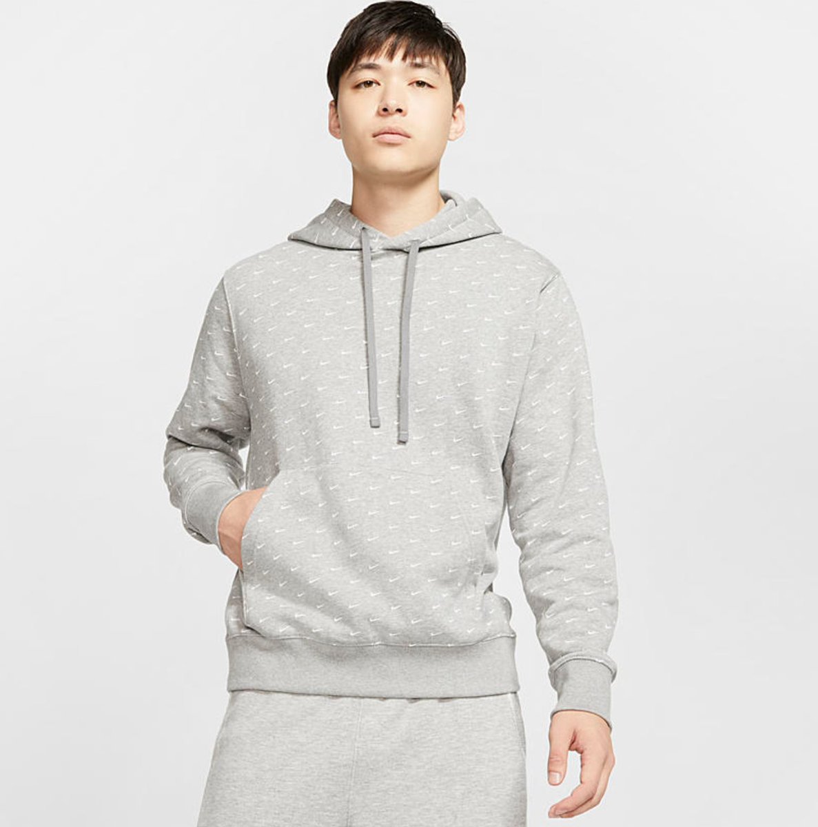 SOLELINKS's tweet photo. Ad: Nike Sportswear 'Swoosh' Pullover Hoodies dropped via Jimmy Jazz => https://t.co/hOXdR50mqH https://t.co/rjAgilHUrA