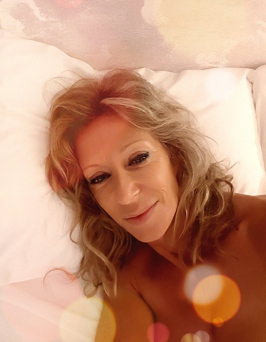 Tired !!!  Good night 😴😴😘😘 https://t.co/rlifbQZE00