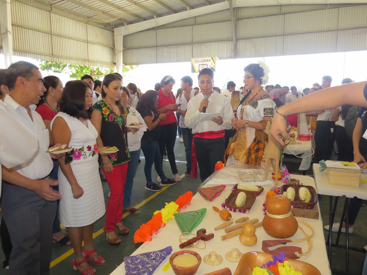 uacamfca's tweet photo. Estudiantes de las Licenciaturas en Contaduría y Administración y Finanzas realizan la “VIII muestra Gastronómica” @UACamTransforma #OrgulloFCA https://t.co/S8JvUxfOGp