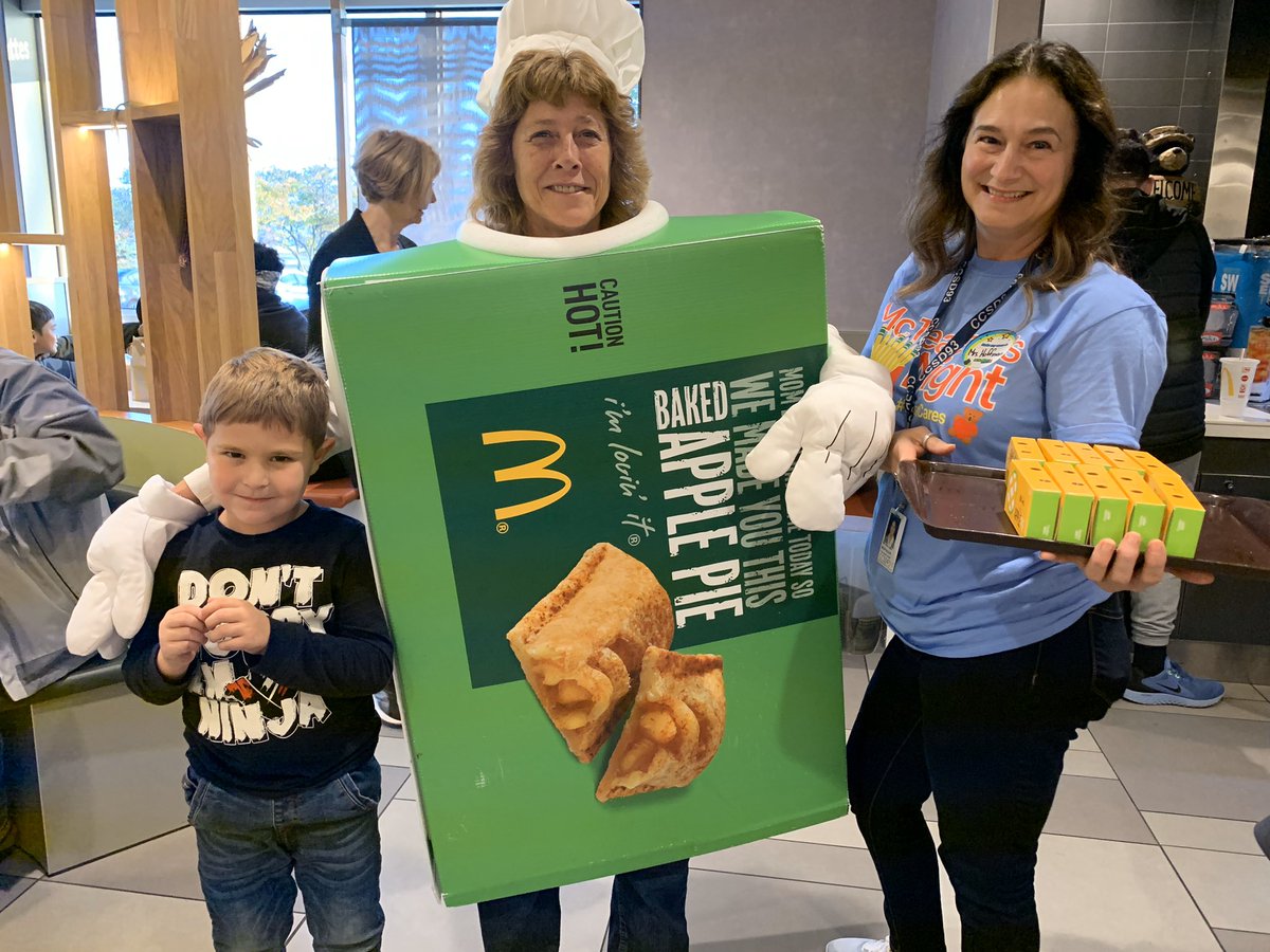 Who doesn’t love pie? Jaguar Pie helpers are ready to dish out some yummy apple pies! <a href="/EJPrincipalD93/">Korrie McCarry</a> <a href="/ECJSchool/">Elsie Johnson School</a>  <a href="/MissFalk93/">Rachel Falk</a>
