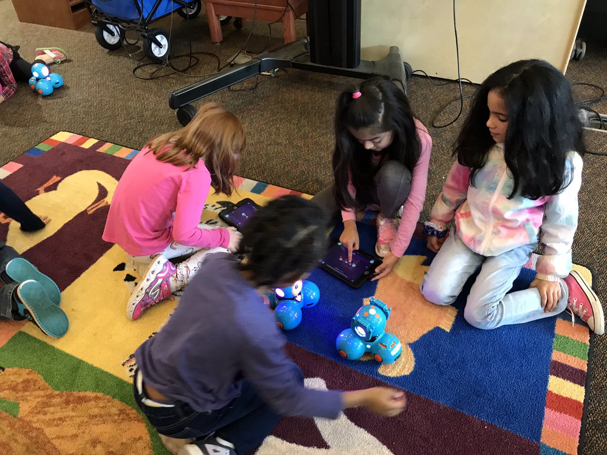 DeeAnna_Darby's tweet photo. We had a fantastic time learning to code Dash robots. Thanks Dr. Grizzle!
@TeamGrizzle2006  @MabletonES  #UltimateLearningExperience https://t.co/eKe4tesqrP