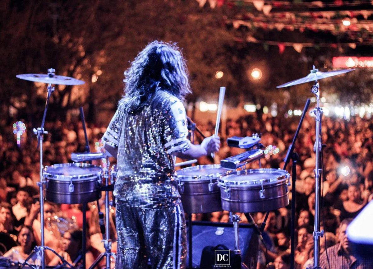 #TycoonEnTarima
Erick Massore Sanchez Tovar #ArtistTycoon en Nueva Rosita, Coahuila #Mexico con sus #Timbales Antique Cooper.
#SeVenBienSuenanMejor #percusión #timbalero