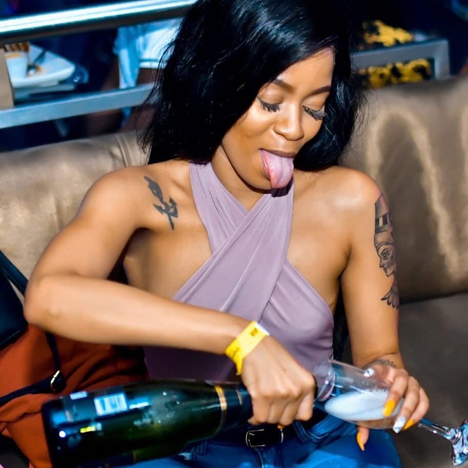 ThatoLegane's tweet photo. @busiswaah hey sis ithi ndithi celebratory drink nyana as I anxiously wait for follow beke...😅😅 https://t.co/W5uBLtQAPW
