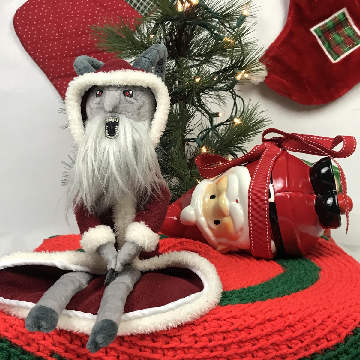 Watch out kids, there's a new Christmas tradition. Krampus is coming to town, and he's on a mission...
⠀⠀⠀⠀⠀⠀⠀⠀⠀
Our Krampus on the Mantle is finally here. But don't be confused, there's no Christmas cheer... Grab yours in-stores or online!  fal.cn/34NsF