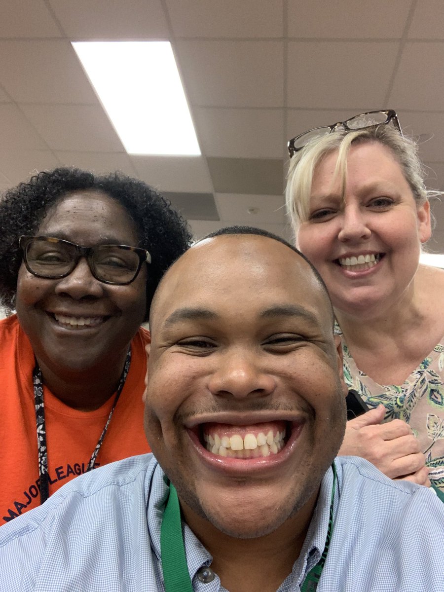 Orchestra Concert!!!!! #mcjhgators ⁦<a href="/MCJHGators/">Mayde Creek JH</a>⁩ ⁦<a href="/PrincipalPaz/">Dr. David Paz</a>⁩