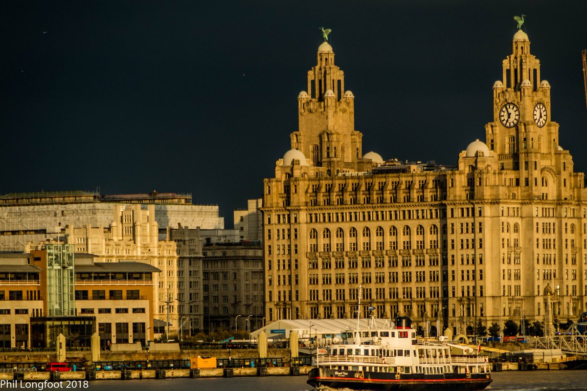 p_longfootphoto's tweet photo. I use my photography to show off my city to the World  Please check out the  'Liverpool' gallery. Prints from £ 3.50 
https://t.co/Sb8KKrMuTb 
#liverpoolphotographer #liverpool #merseyside #myliverpoolhome #photogifts #photoprints @LiverpoolTweeta @IndpndtLiv @Beau_Liverpool https://t.co/2NGY5mRnyK