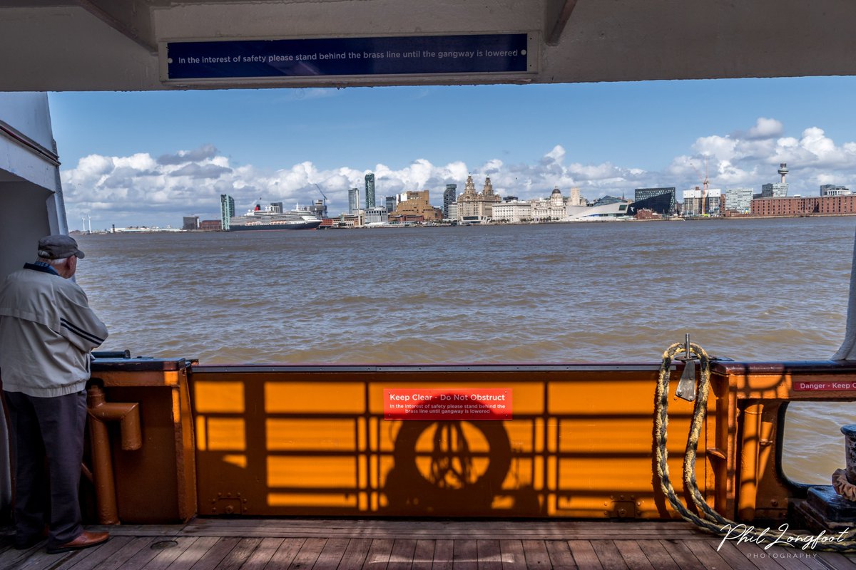 p_longfootphoto's tweet photo. I use my photography to show off my city to the World  Please check out the  'Liverpool' gallery. Prints from £ 3.50 
https://t.co/Sb8KKrMuTb 
#liverpoolphotographer #liverpool #merseyside #myliverpoolhome #photogifts #photoprints @LiverpoolTweeta @IndpndtLiv @Beau_Liverpool https://t.co/2NGY5mRnyK
