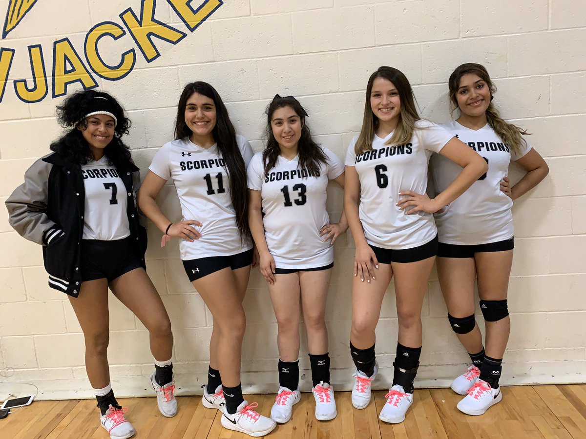 Last night of volleyball with these beauties! 4 years has flown by, you’re leaving a legacy, continue to represent South Hills VB in all you do. Once a Scorpion, always a Scorpion. Hope to see you at our alumni games in the future