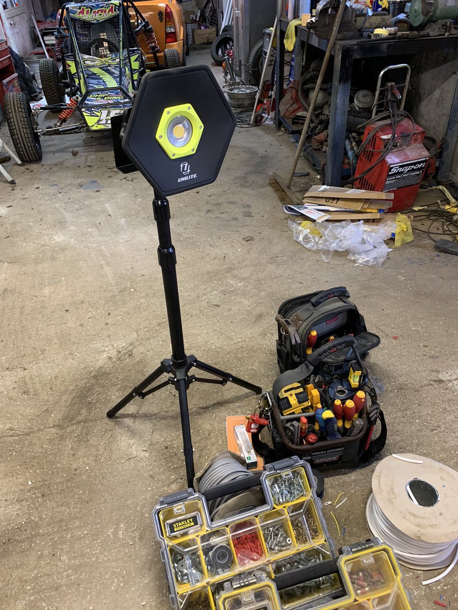 A new addition, the <a href="/Uniliteuk/">Unilite ®</a> SLR-4750 just in time for the dark nights. I can’t believe how bright this work light is.