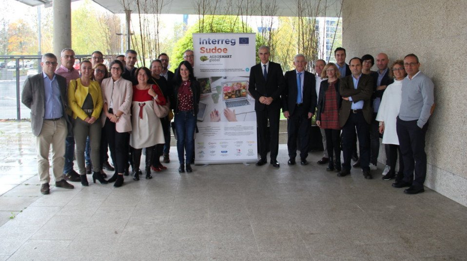 agrnegocios's tweet image. Proyecto #AGROSMART global: cooperativas de #España, #Francia y #Portugal se abren a #China y #EEUU 👉 agronegocios.es/el-proyecto-co…

@Agrosmart_S @CoopsAGACA