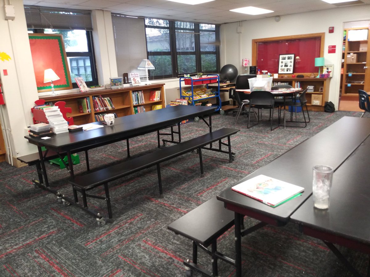 JuliusDorseyLib's tweet photo. Julius Dorsey library is opening up to students for the first time in many mouths.The students are coming back to a clean and organized library thanks to our wonderful voluteers. https://t.co/LDrjkf6qZw